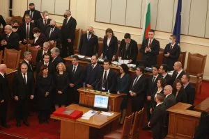 Парламент клетва правителство на Кирил Петков