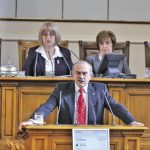 Заместник-председателят на Народното събрание и бивш кандидат за вицепрезидент Павел Шопов ще трябва да убеди депутатите в ползата от разширяване обсега на неизбежната отбрана.