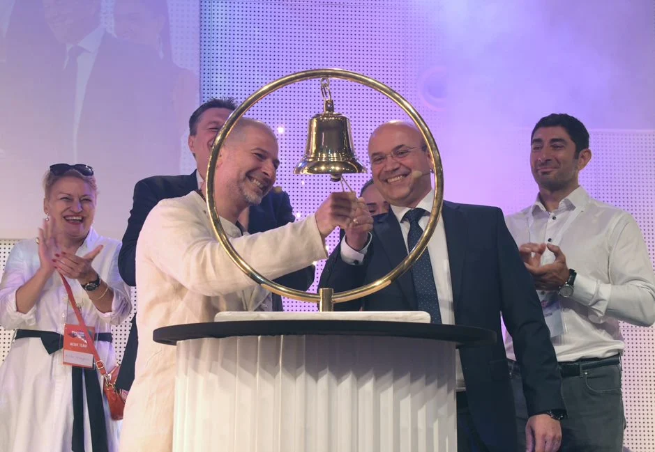 Пламен Русев - изпълнителен председател на борда на Webit.Foundation и Маню Моравенов – изпълнителен директор на БФБ.