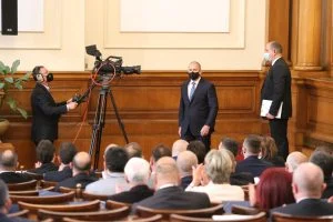 45- то Народно събрание Парламент Румен Радев