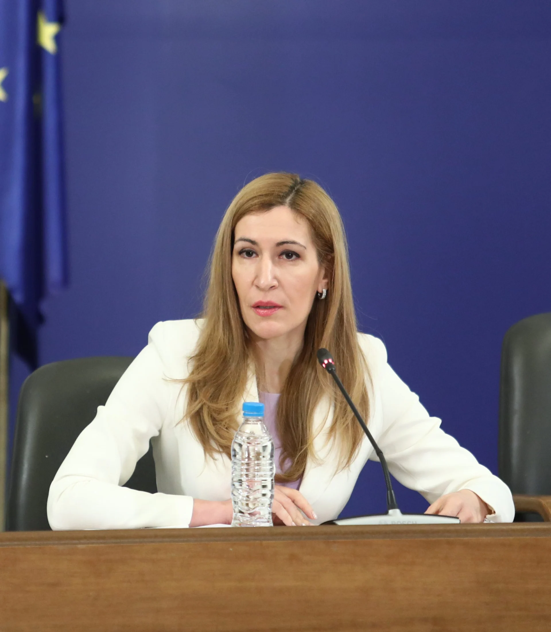 Николина Ангелкова