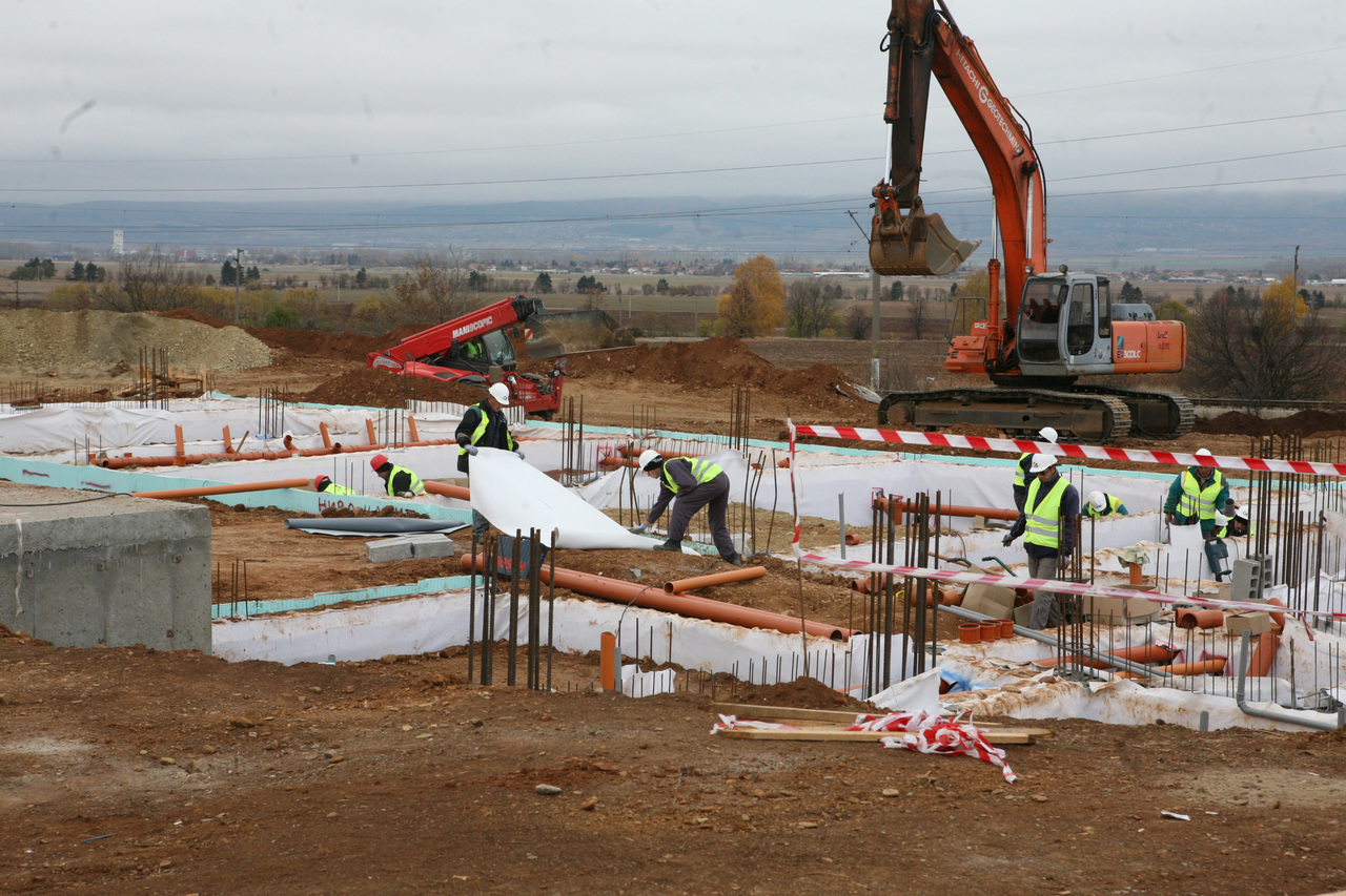 депото по проект „Интегрирана система за управление на твърдите битови отпадъци” в с.Яна.