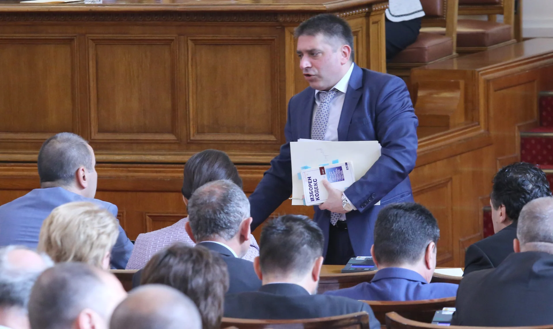 Парламент Данаил Кирилов