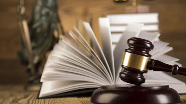 Главен счетоводител, присвоил 230 бона от болница, отива на съд