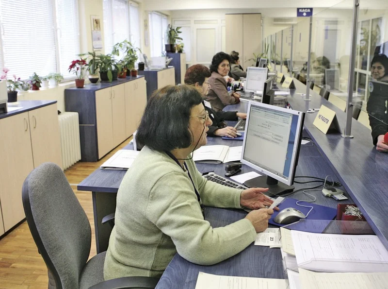 В държавната администрация често се наемат външни фирми