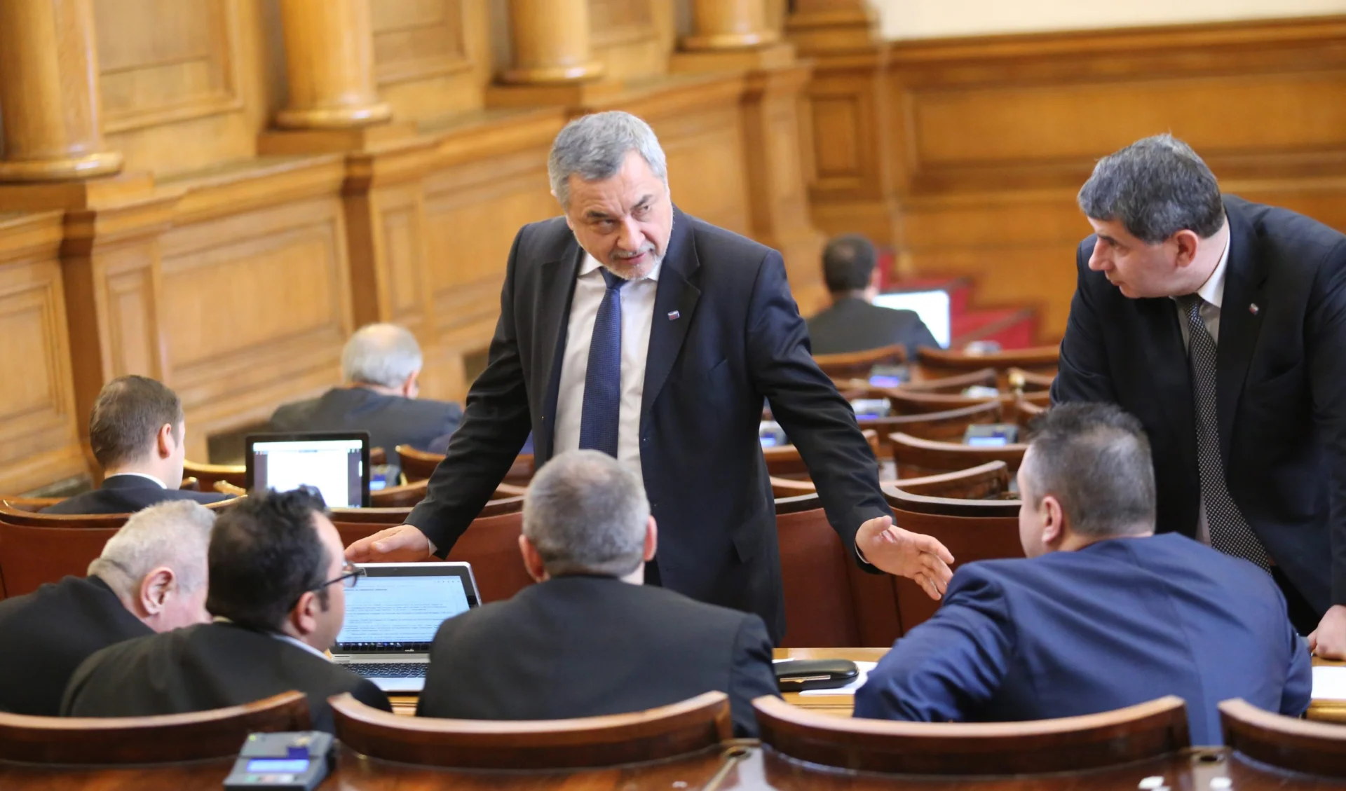 Парламент Валери Симеонов