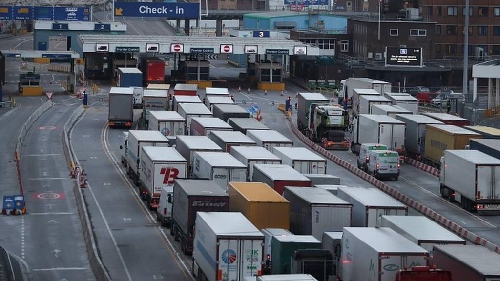 твърд брексит проверки проблеми камиони митнически проверки