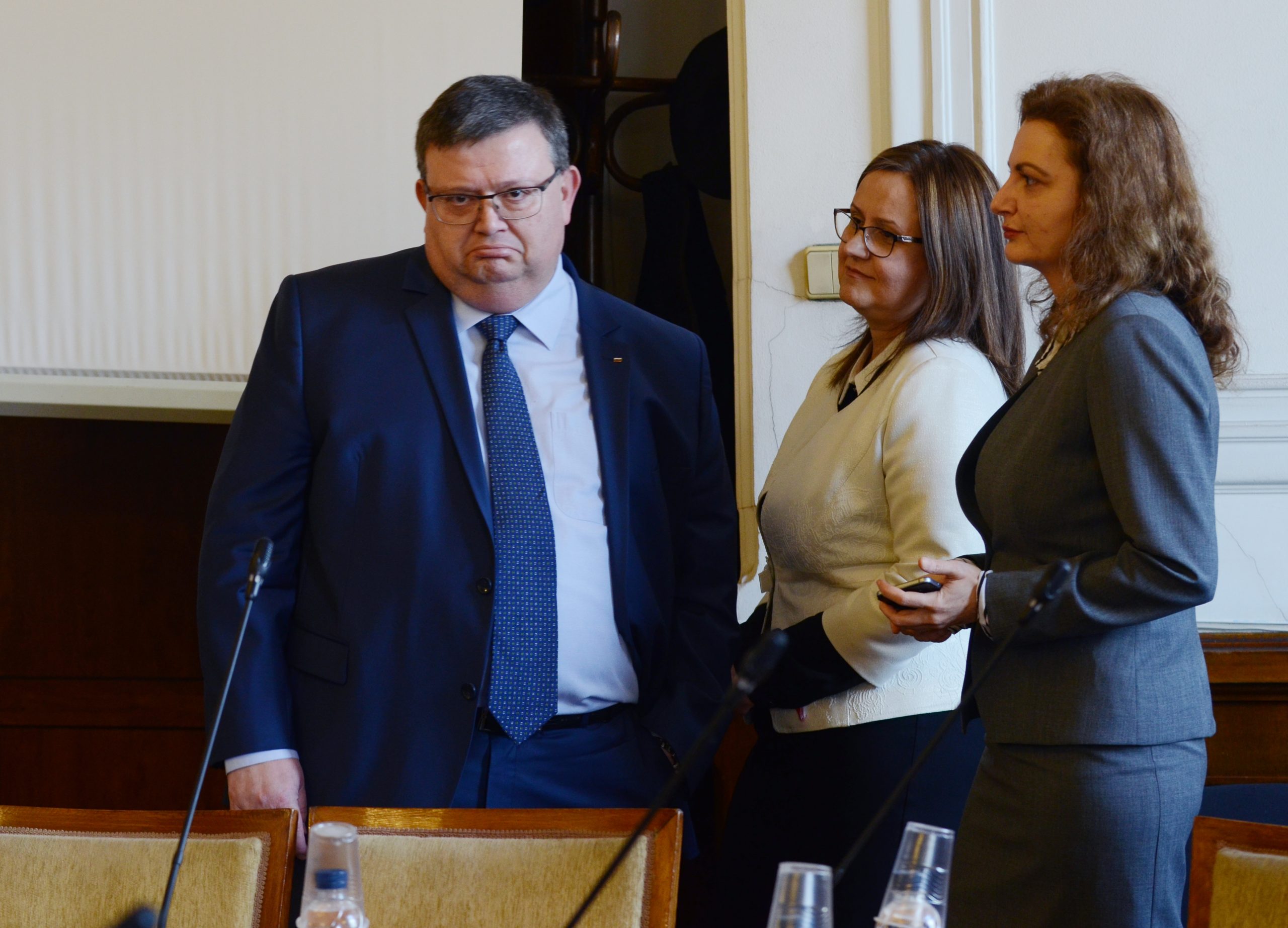 Парламент Правна комисия Сотир Цацаров