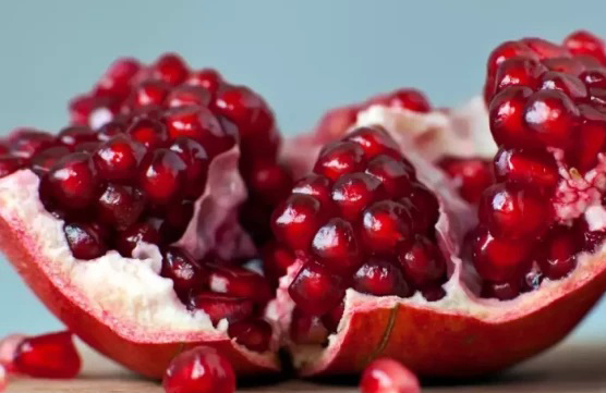 10 причини да включите нара в ежедневната си диета нар