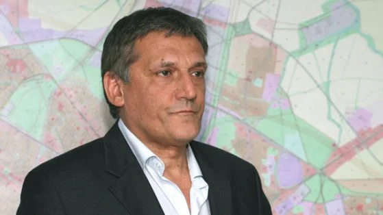Петър Диков