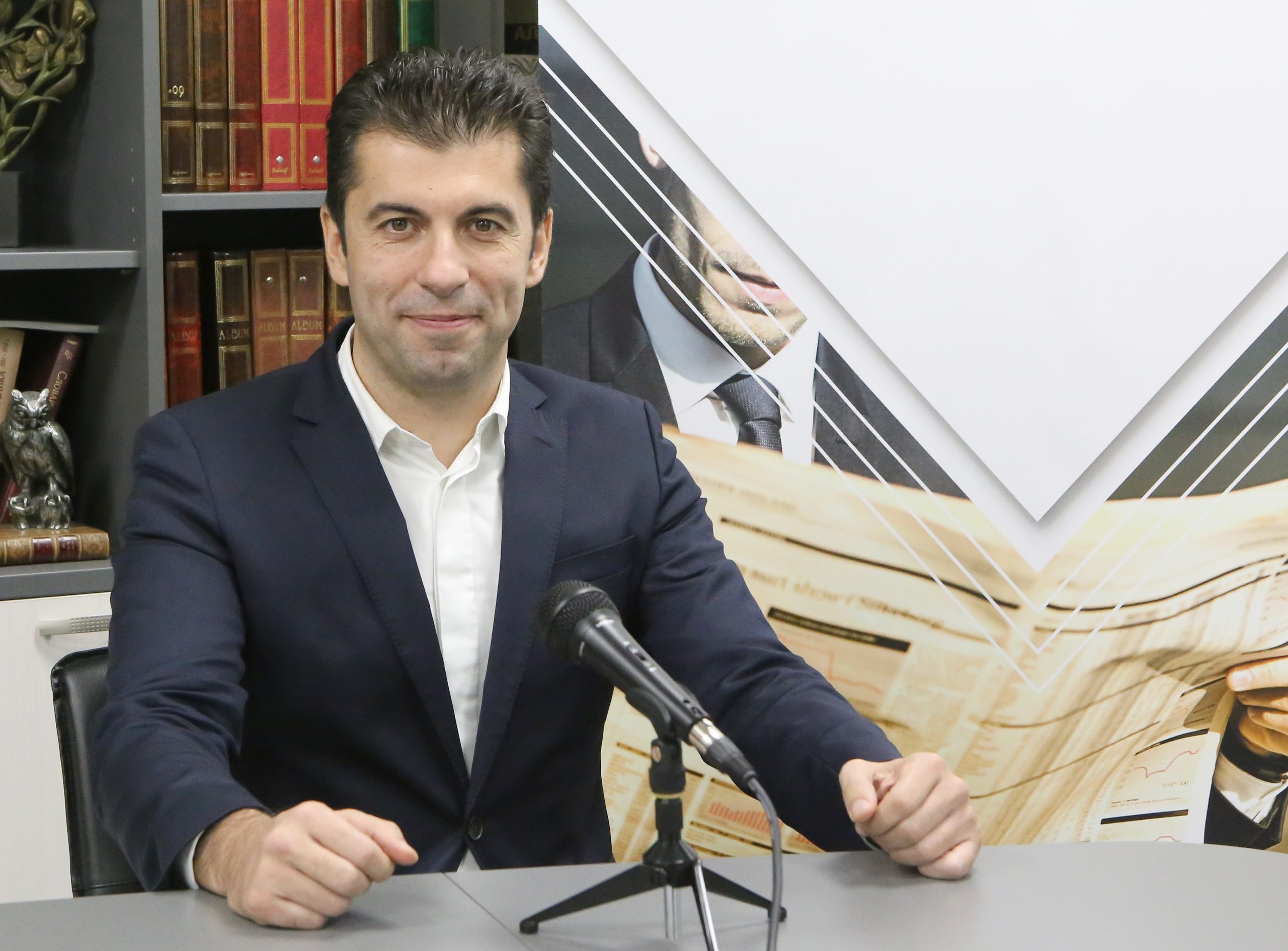 Кирил Петков