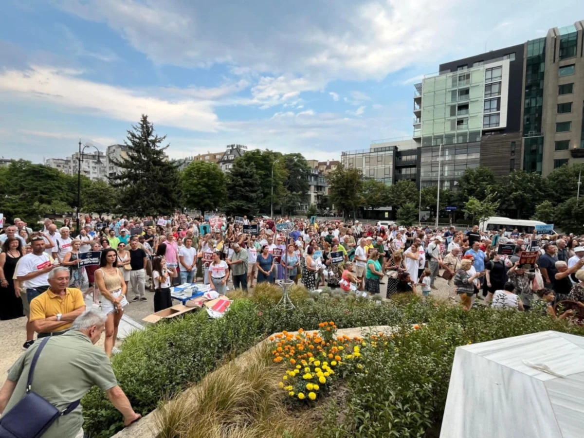 Във Варна се провежда трети протест в подкрепа на Благомир Коцев
