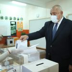 Бойко Борисов гласува