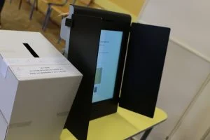 Избори за парламент народни представители гласуване 2021 машинно машина