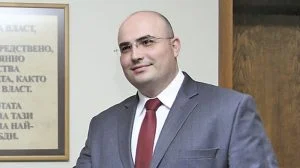 Петър Белчев е прокурор с осемгодишен стаж зад гърба. Кариерата му тръгва от Пловдив. Досега бе заместник районен прокурор и говорител на СРП.