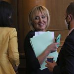 Парламент Мая Манолова