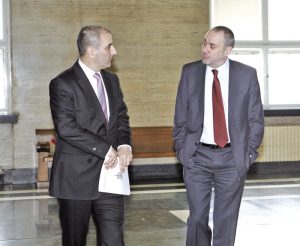 За промени в института на "неизбежната отбрана" главният прокурор Борис Велчев ще трябва да спечели вътрешния министър Цветан Цветанов.
