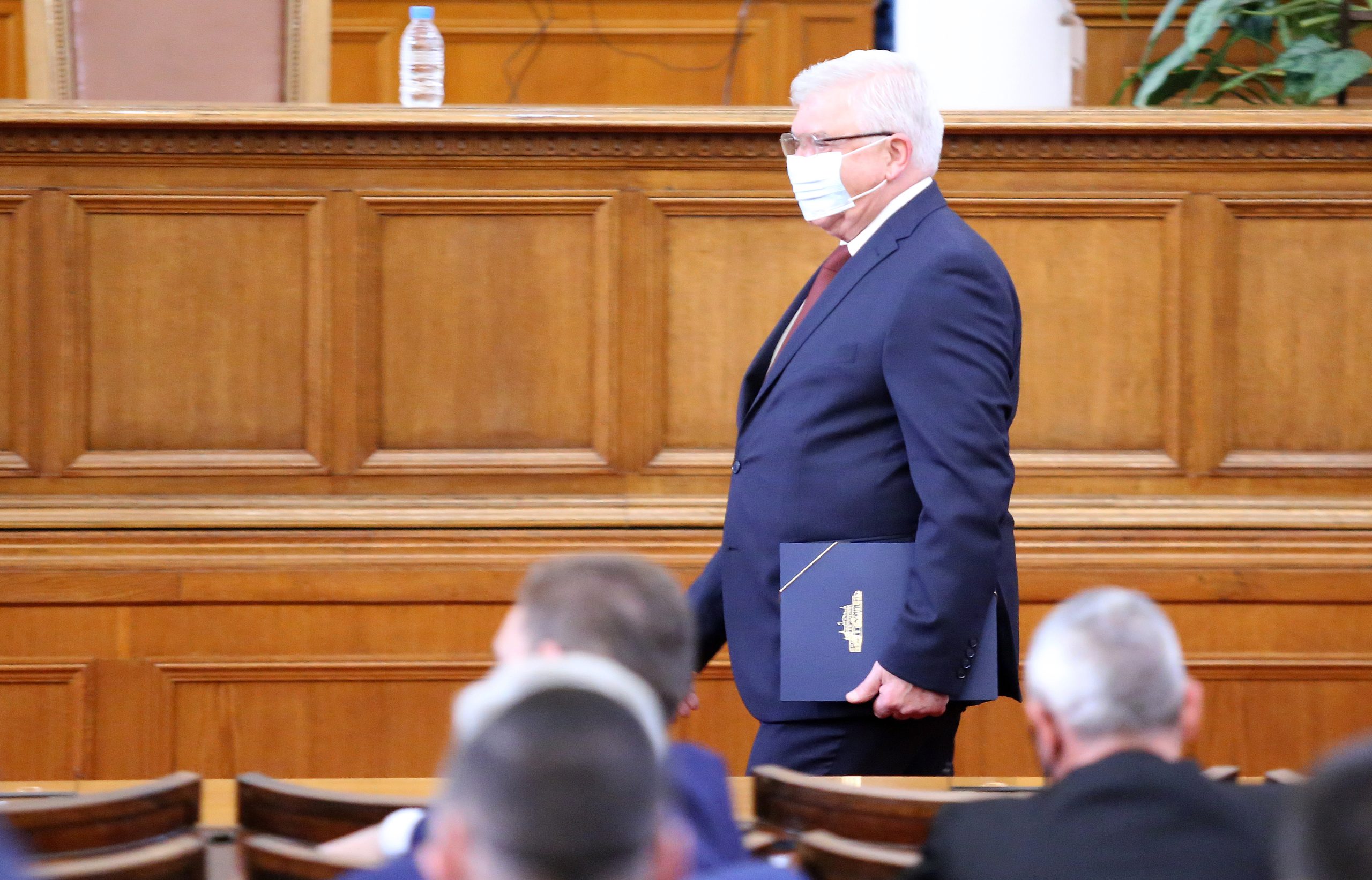 Парламент Кирил Ананиев