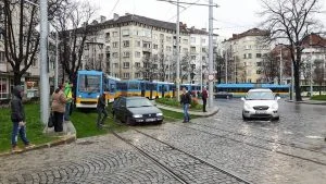 трамваи зелени релси