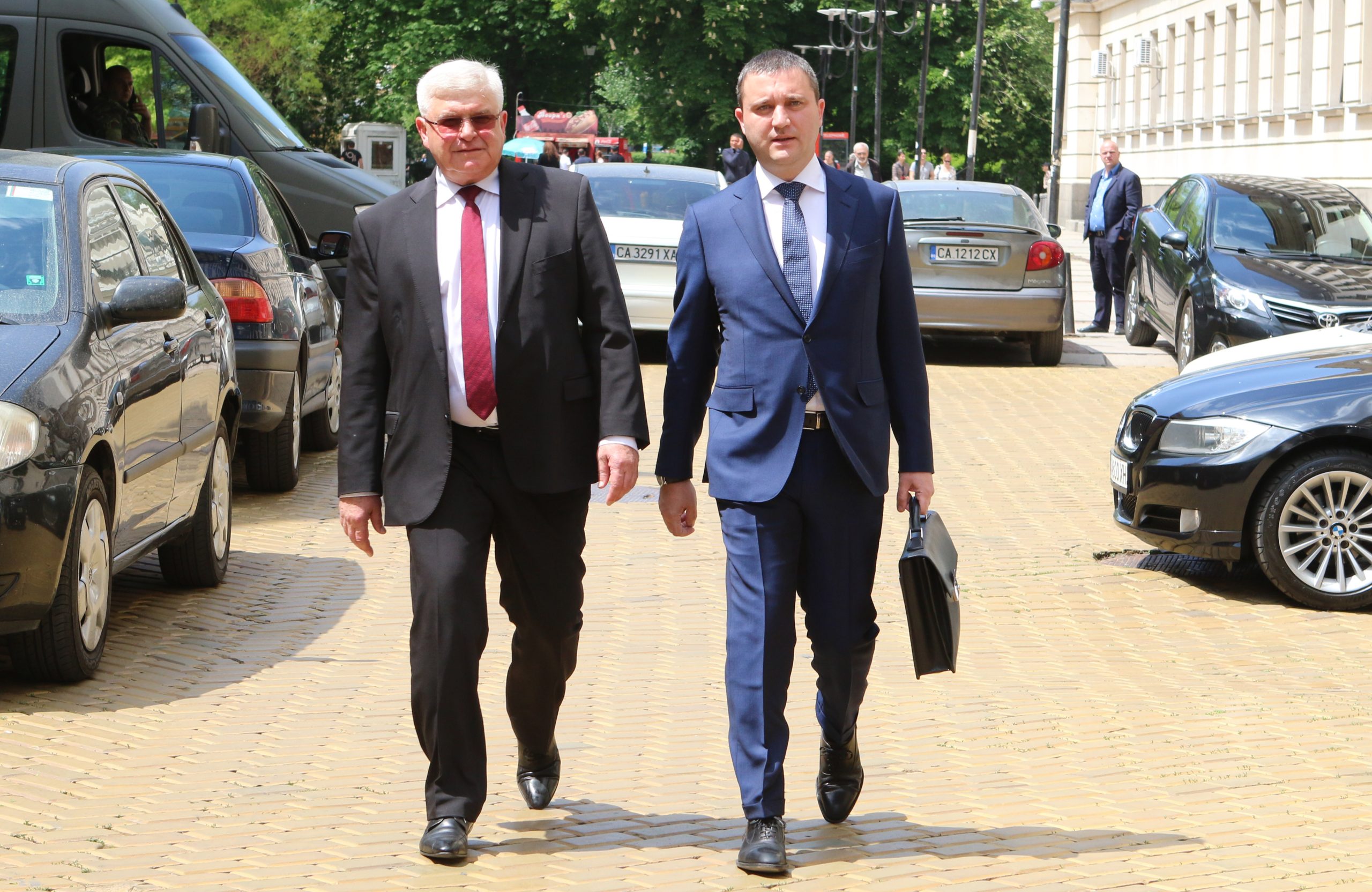 Смяна на министри министерство на финансите Кирил Ананиев Владислав Горанов