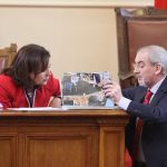 Парламент Румяна Бъчварова вицепремиер Лютви Местан ДПС