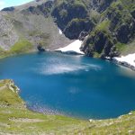 Въпреки забраните туристи продължават да се къпят в Седемте рилски езера