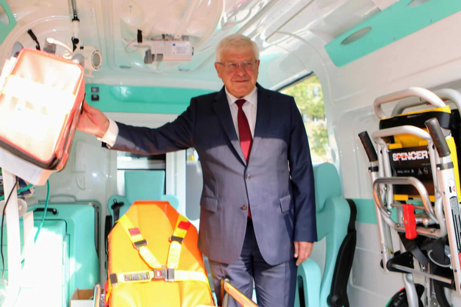 Кирил Ананиев раздаде 25ключа за линейки