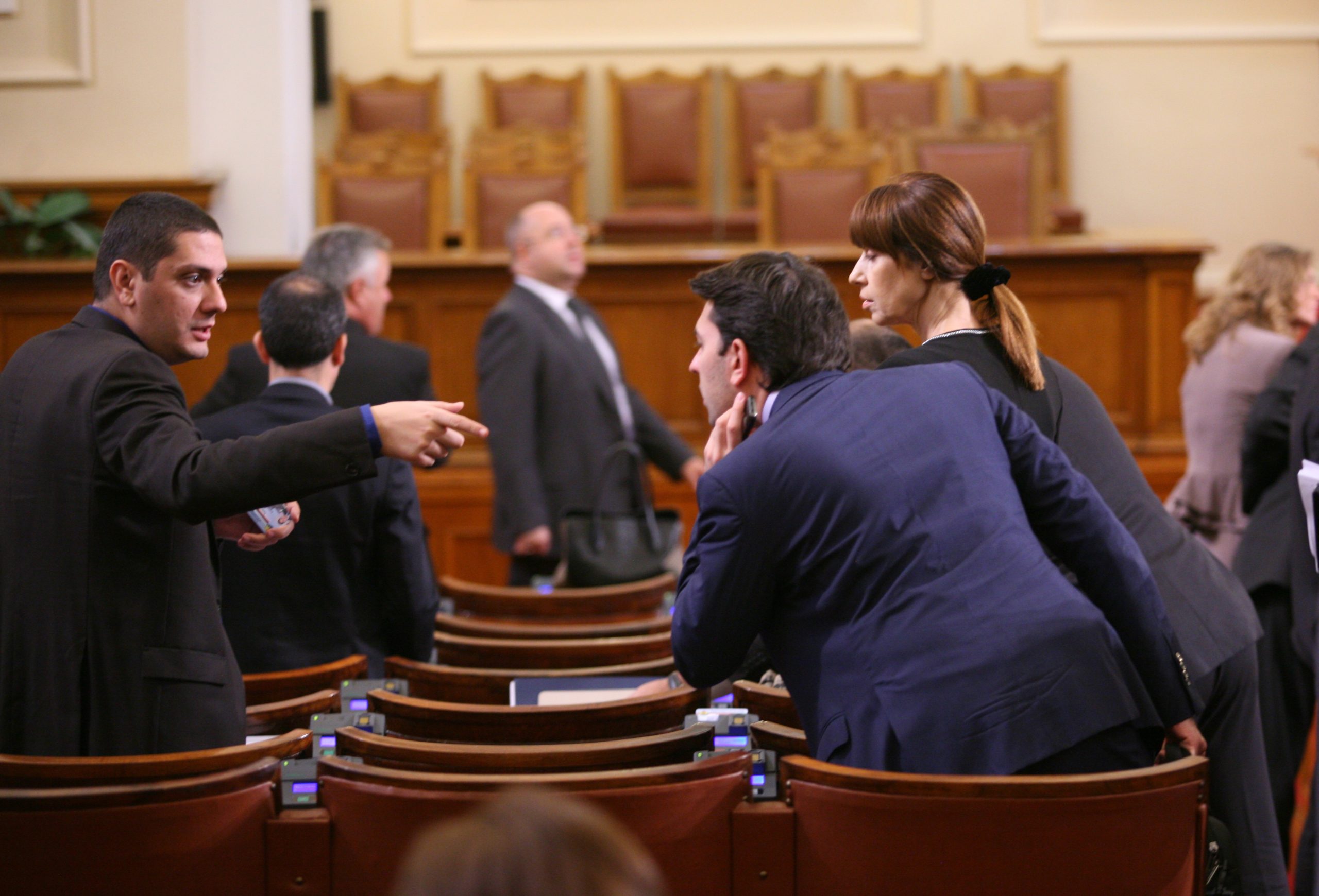 Парламент депутати