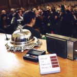 ПарламентНова система за гласуване на депутати пречеща им да гласуват с чужди карти