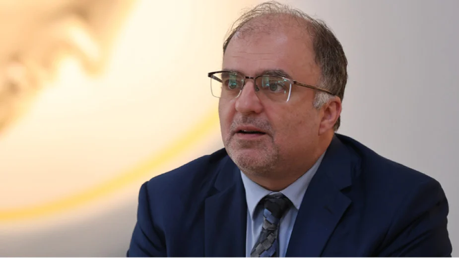 Двама души от Министерство на културата са замесени в схемата за източване на пари, обяви министър Тодоров
