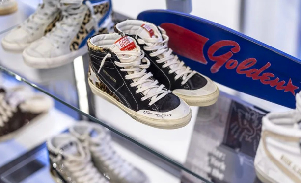 Марката маратонки Golden Goose - любима на Тейлър Суифт, се стреми към оценка от 3.3 млрд. долара