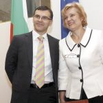 Банкерите предпочетоха да не коментират поредната законодателна лудост на финансовия министър. Но се готвят да защитят вложителите си.