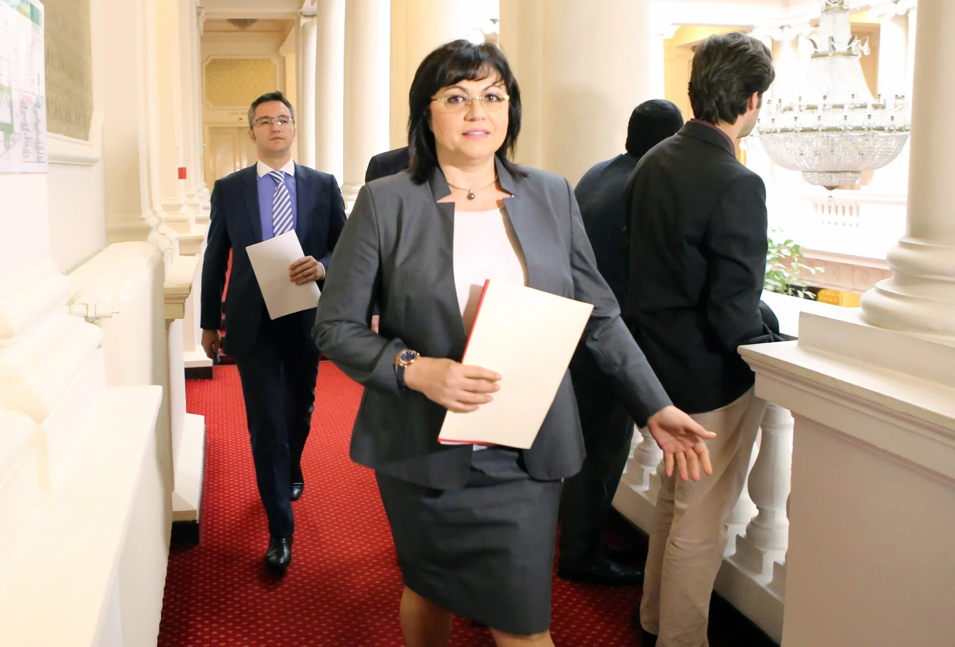 Парламент БСП Корнелия Нинова