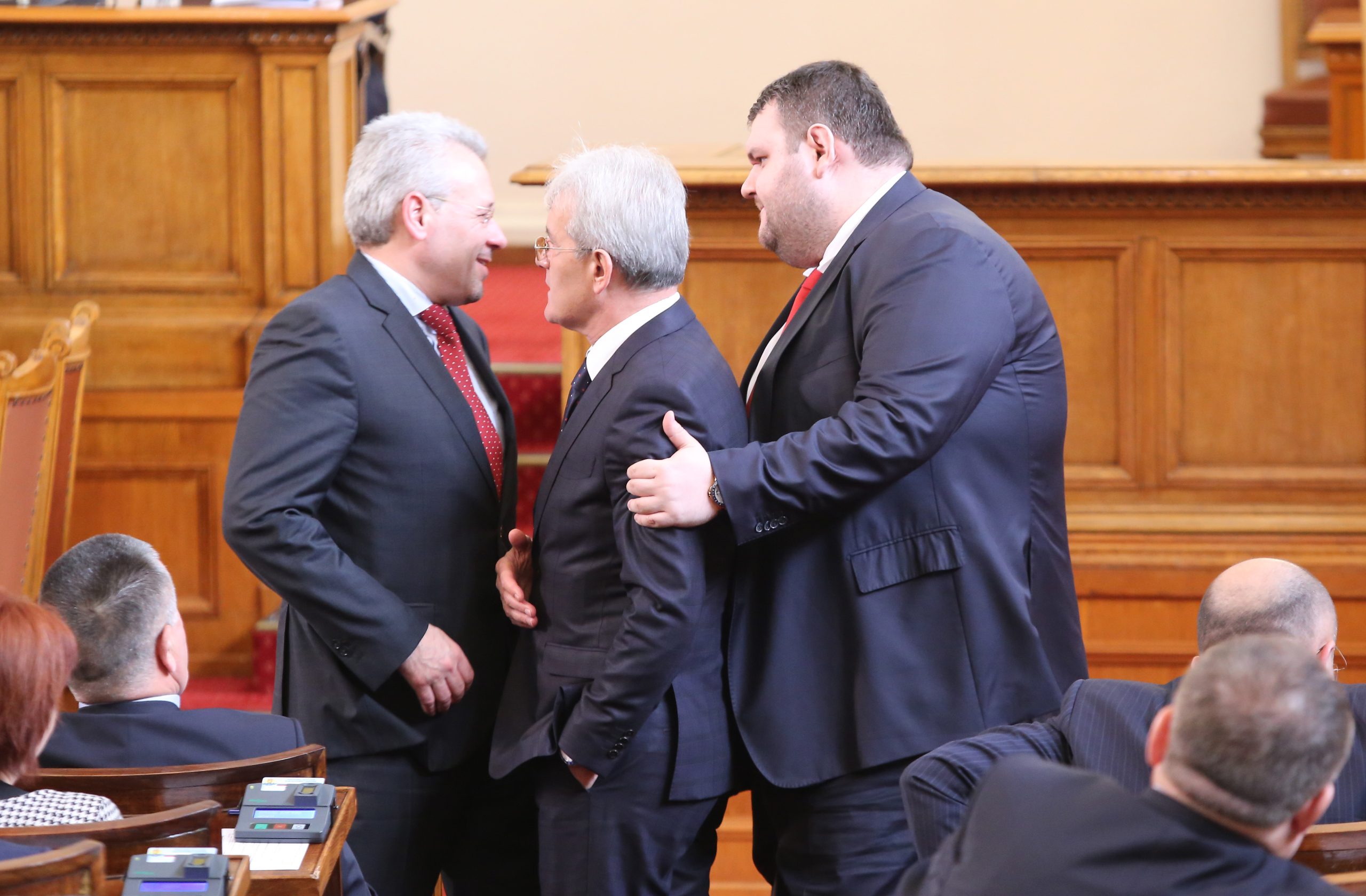 Парламент Тунчер Кърджалиев Рамадан Аталай Делян Пеевски