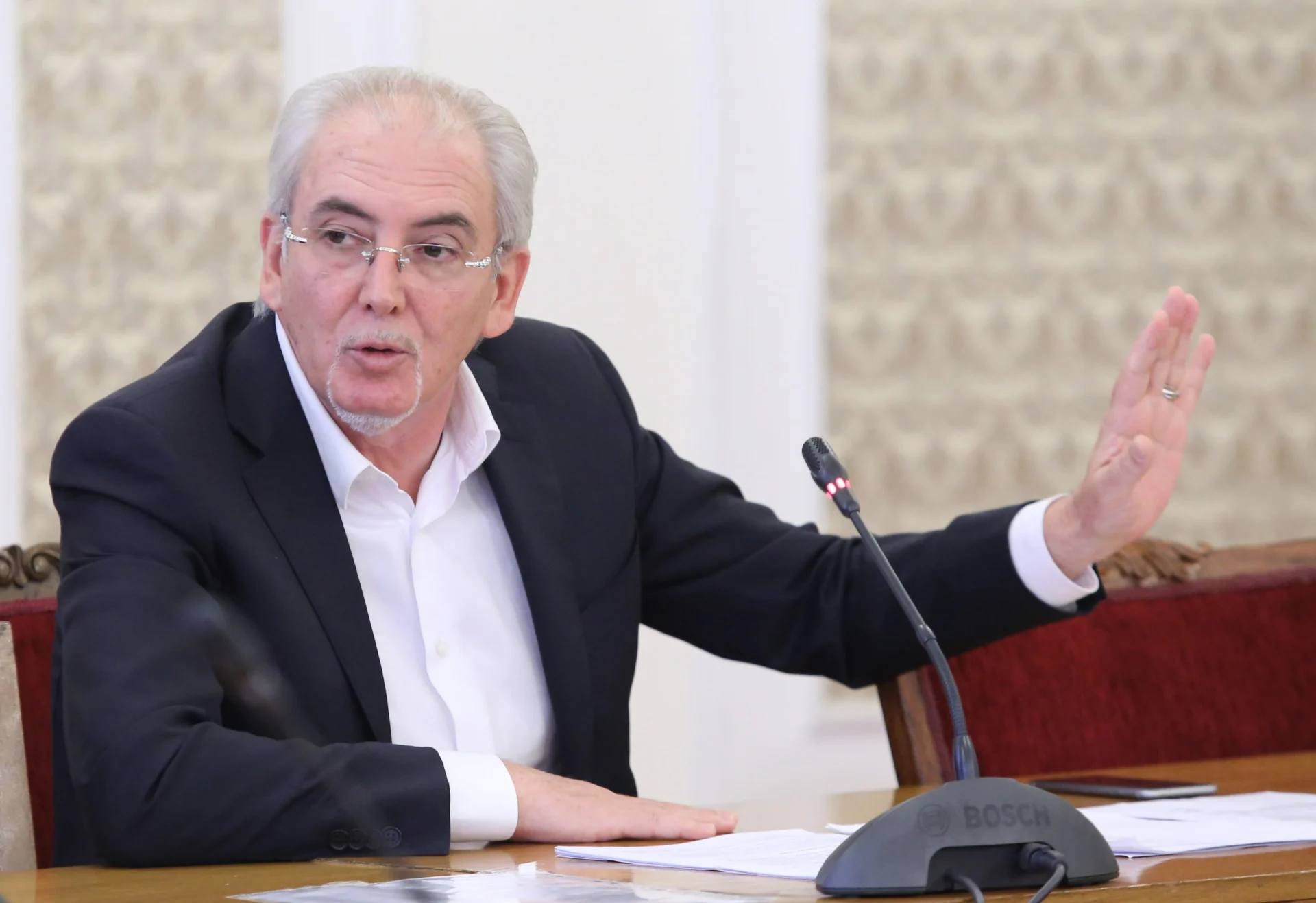 Парламент ДОСТ - Лютви Местан