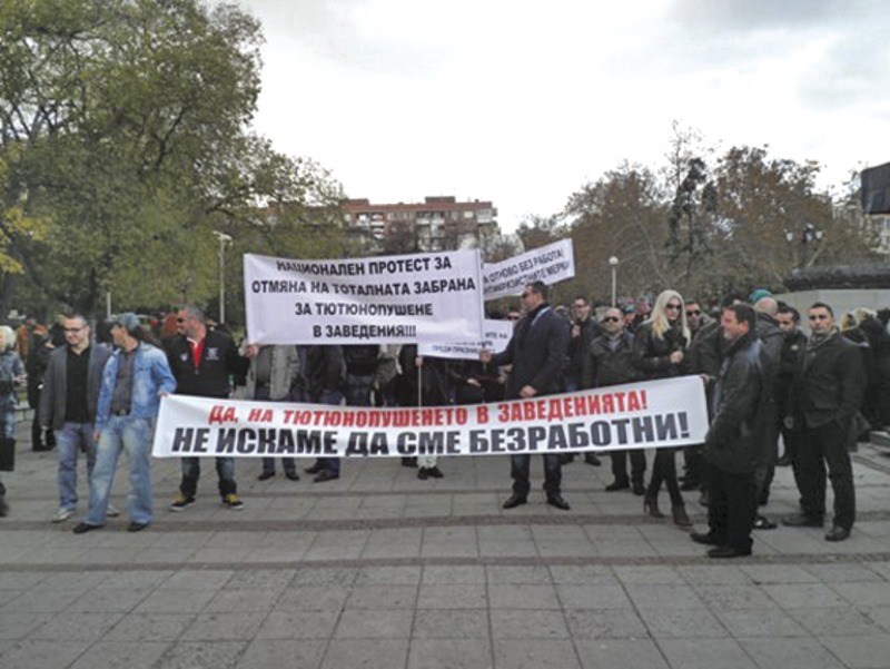 Бизнес доводите на протестиращите ресторантьори са твърде далеч от здравната култура на министър Десислава Атанасова.