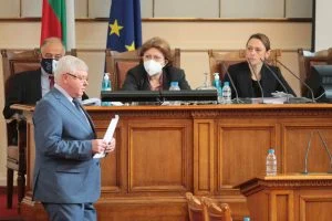 Парламент Кирил Ананиев