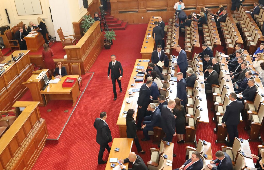 И днес парламентът остава без председател 10 Откриване на 48 Народно събрание Парламент
