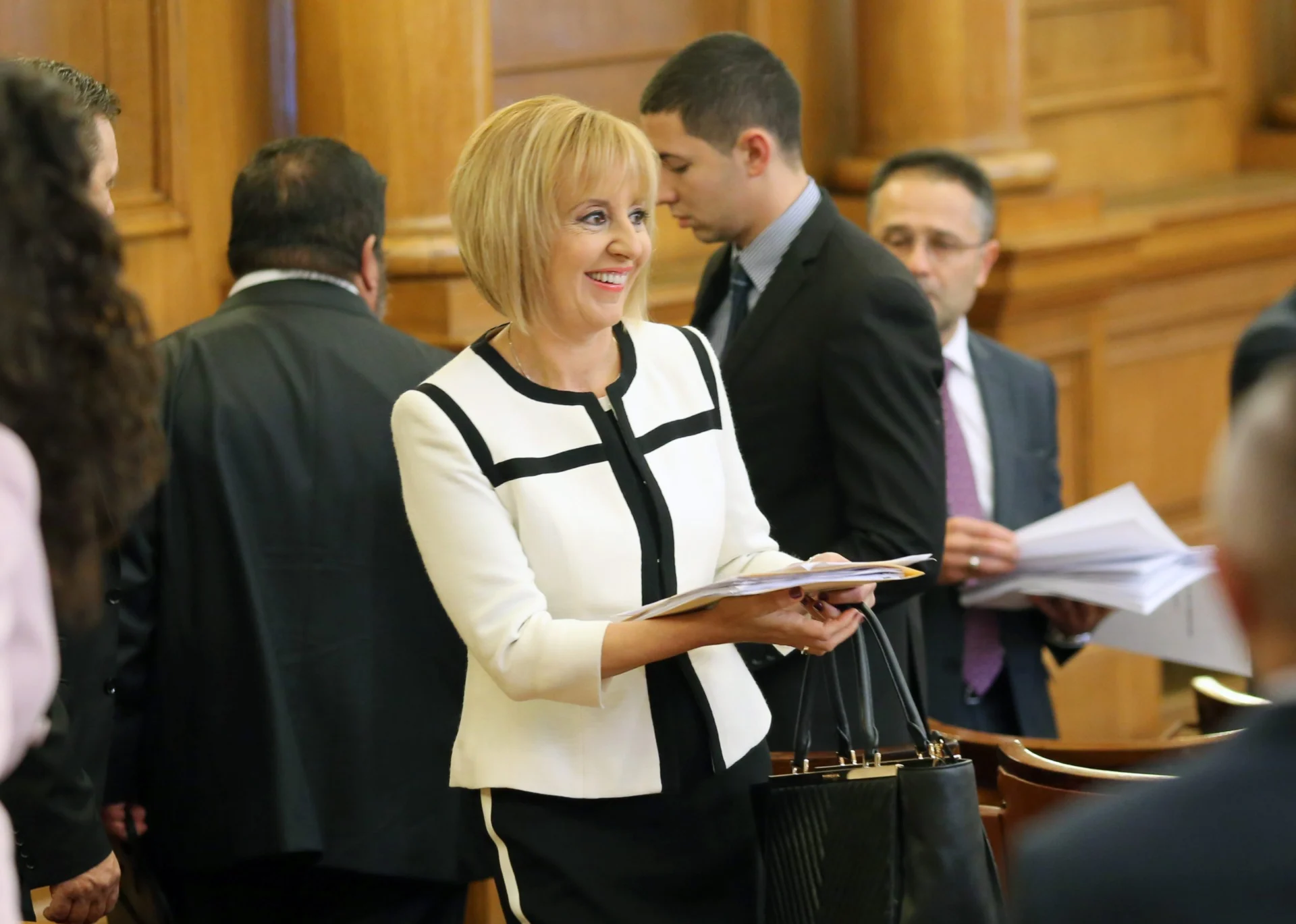 Парламент Мая Манолова омбудсман