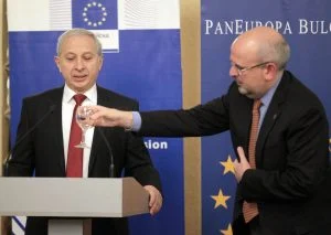 х-л Балкан Представителството на Европейската комисия в България и Дипломатическият институт към МВнР организират публична дискусия на тема: „Бъдещето на Европа и българското председателство на ЕС“  Огнян Герджиков Илия Лингорски