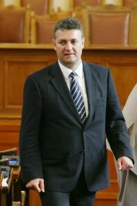 Валентин Николов