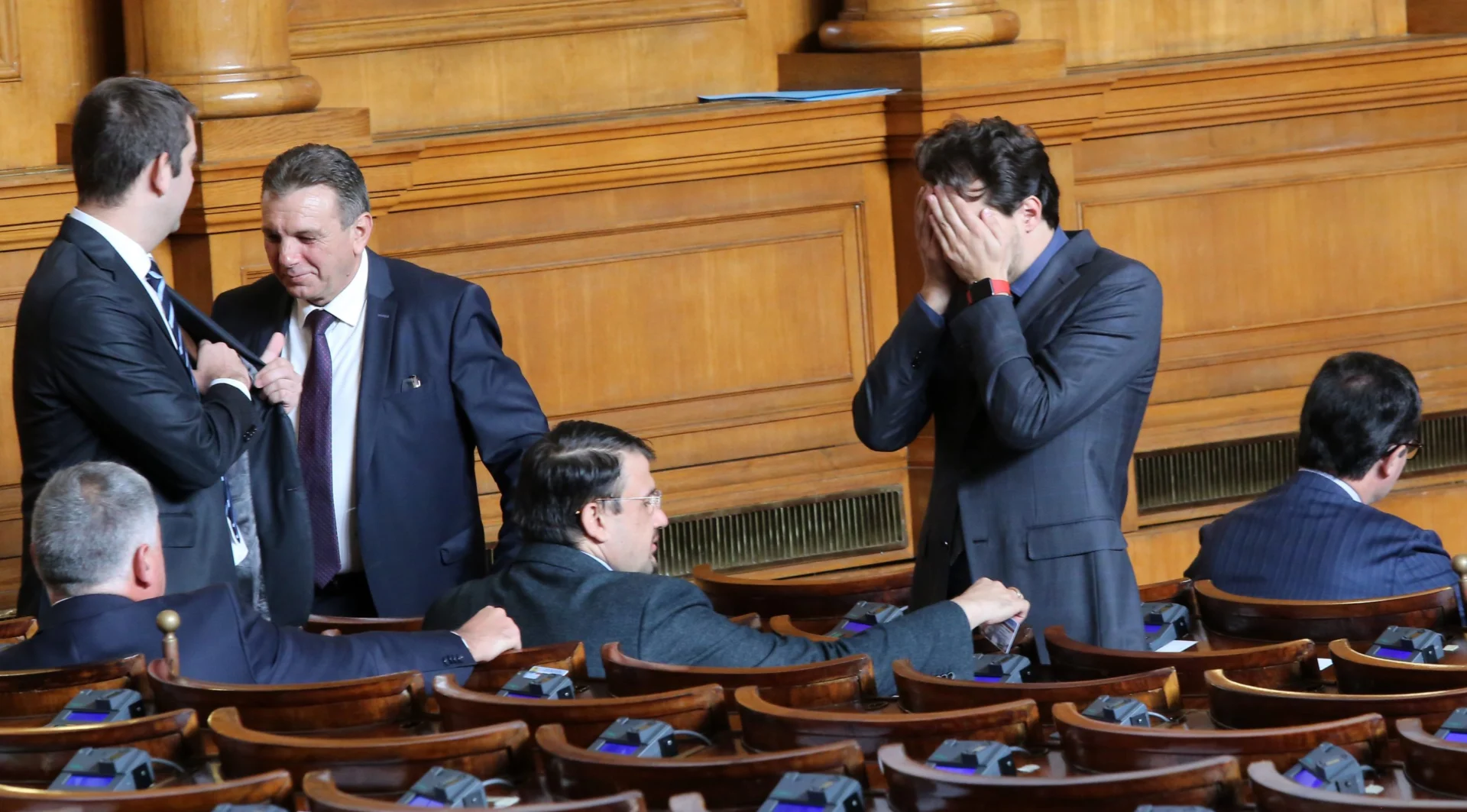 Парламент Антони Тренчев