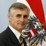 Михаел Линхарт