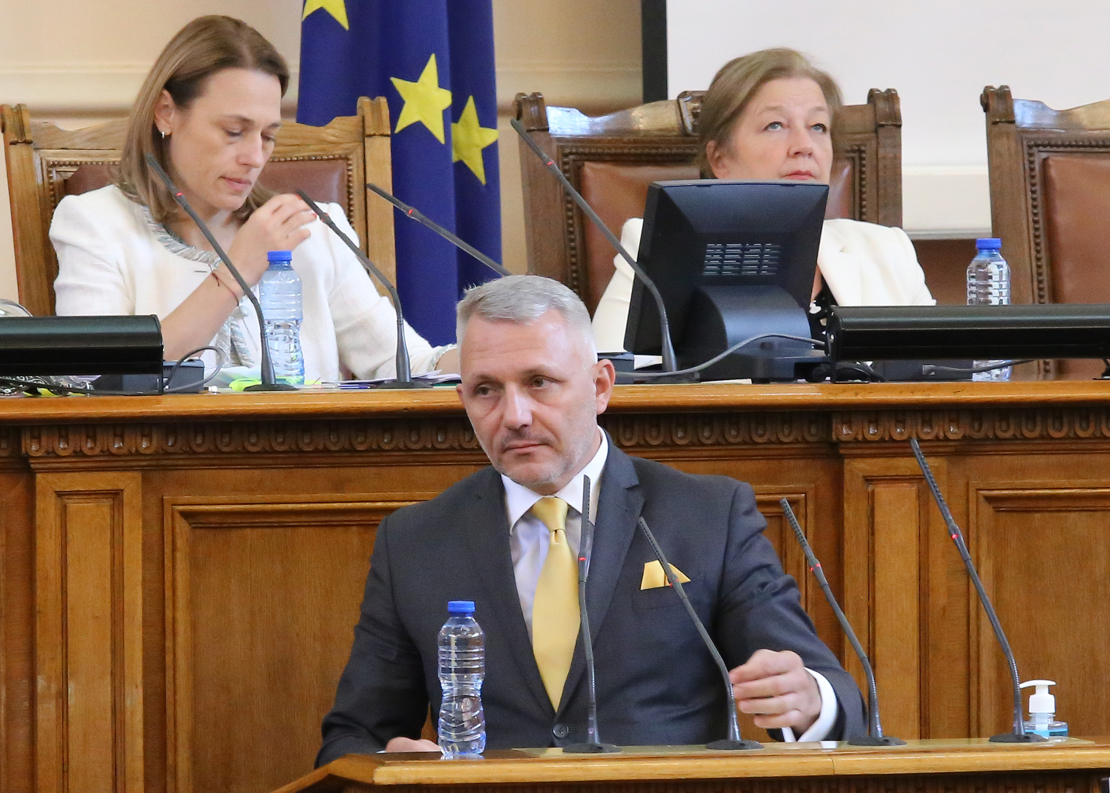 Парламент Николай Хаджигенов ИБНИ