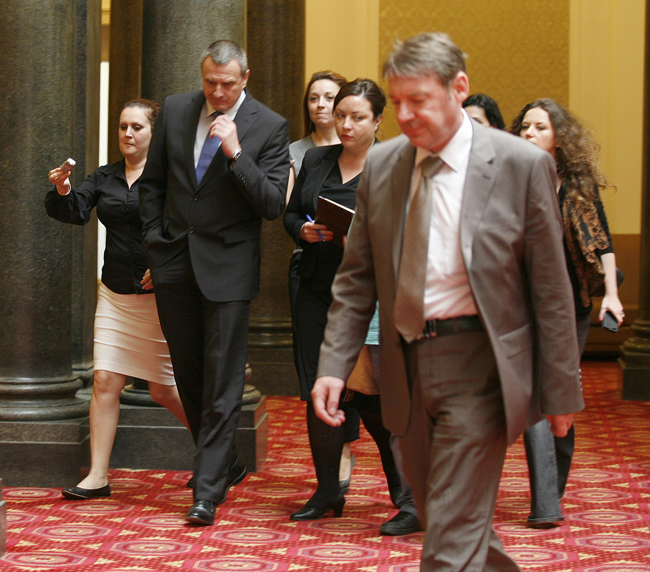 ПарламентЦветлин Йовчев - мин. на върешните работиВладимир Писанчев - директор на ДАНС