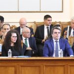 Парламент вот на недоверие към кабинета на Кирил Петков
