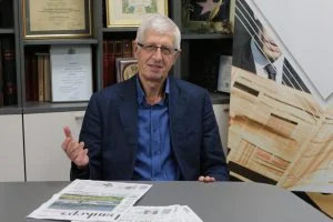 Румен Овчаров