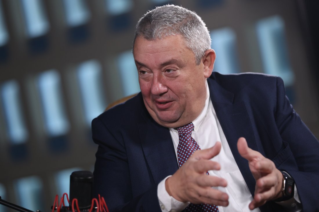 Лидерът на СДС Илия Лазаров определи, че следващата президентска двойка трябва да има воля, дух и знания