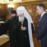патриарх Неофит и митрополити от Светия Синод на БПЦ Българска патриаршия.