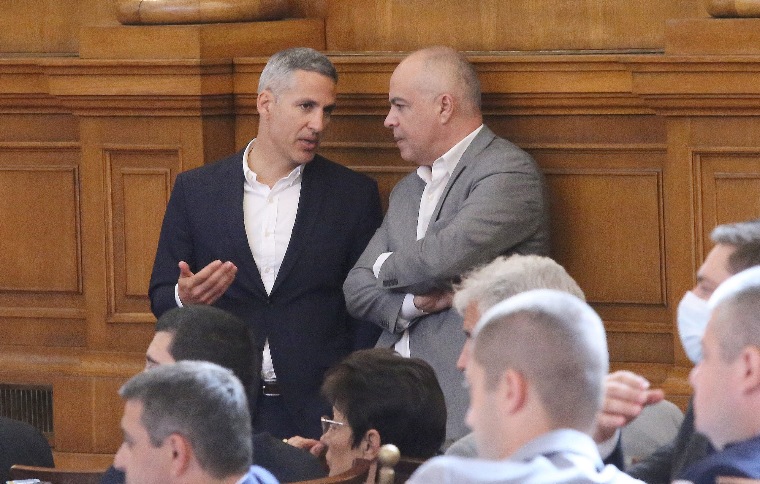 Парламент Андрей Гюров
